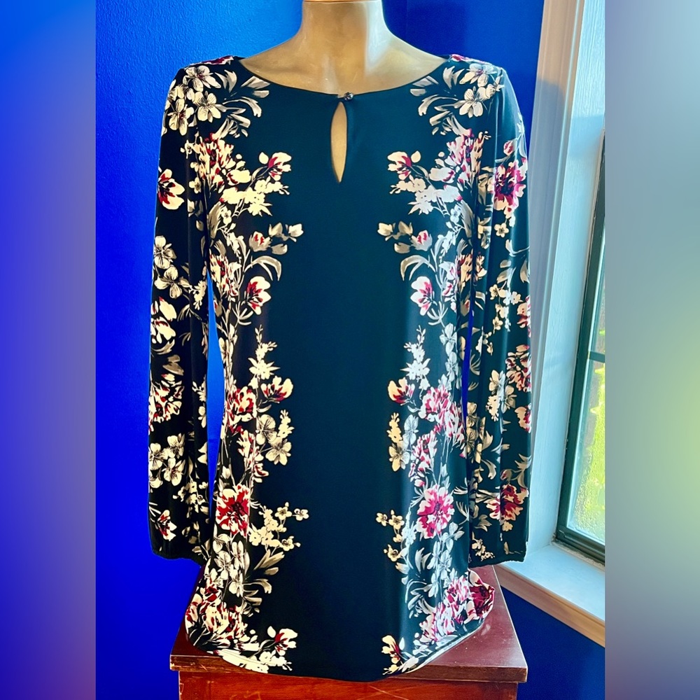 White House Black Market Long-sleeved black and floral blouse Size M - Picture 7 of 9